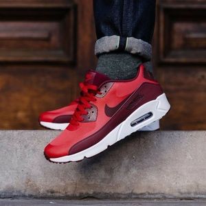 Men's Nike Air Max Ultra 2.0 Essential (Size 10.5)